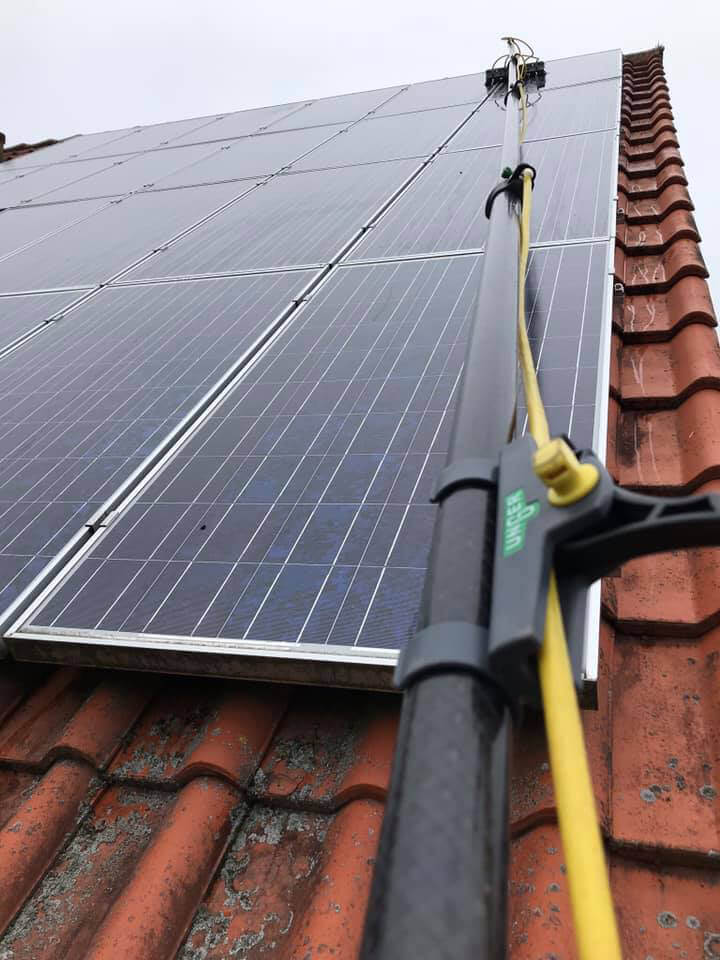 Photovoltaikreinigung bei der HSG Gebäudereinigung Münster Photovoltaikreinigung bei der HSG Gebäudereinigung Münster